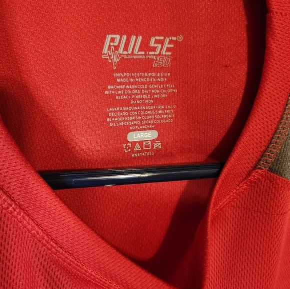 Pulse 150 large red long sleeved athletic shirt - Picture 2 of 13